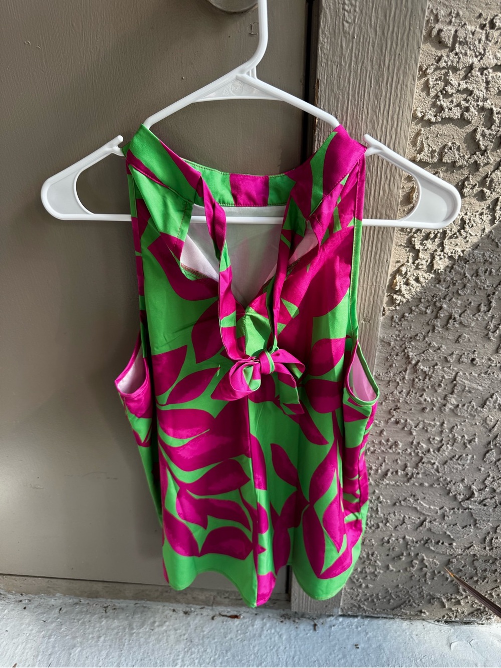 Large Floral Top New no Tags - Picture 3 of 3
